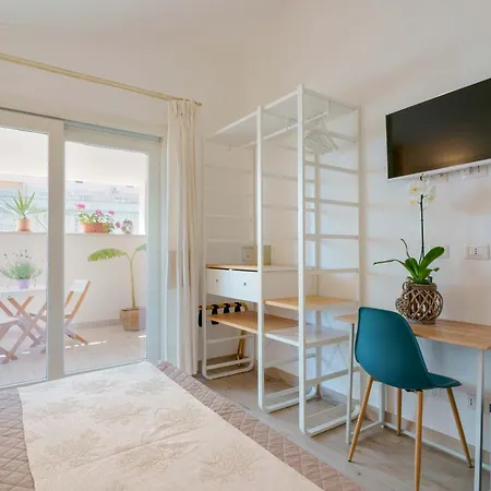 Domo House בית הארחה