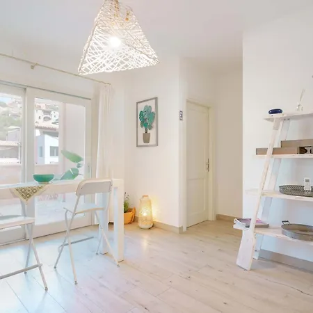 ゲストハウス Domo House ヴィッラシミーウス