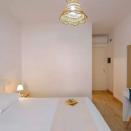 招待所 Domo House